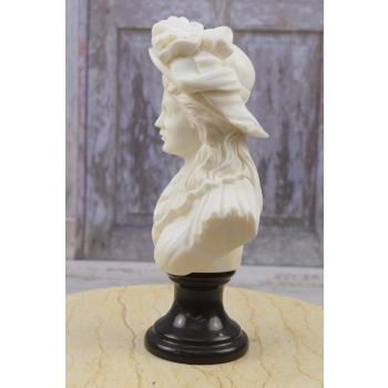 Popiersie Arystokratki - Marmurowa Figura - Dama Kameliowa w Kapeluszu