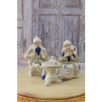 PORCELANOWA FIGURA poranna herbata - kobieta - mężczyzna