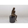 Akt Siedzącej Kobiety na Postumencie - Figura Rzeźba z Brązu