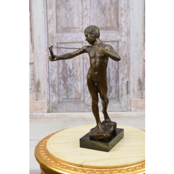 Milo - Młody Nagi Chłopiec z Procą - Figura z Brązu Rzeźba Prezent