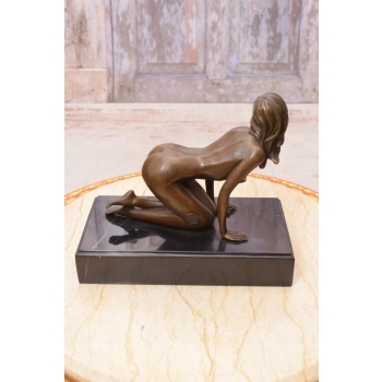 Klęcząca Kobieta - Akt Dziewczyny - Figura z Brązu Rzeźba