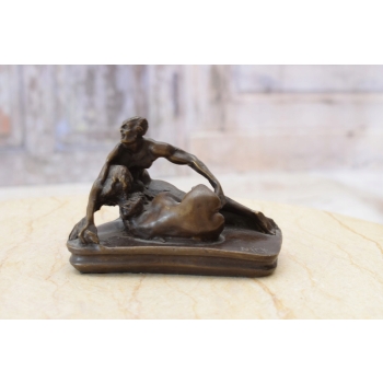 Minotaur i Niewolnica - Figura Rzeźba z Brązu