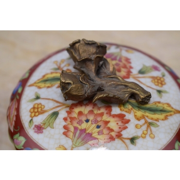 Porcelanowa Szkatuła z Różą - Kwiaty - Puzderko - Okucia z Brązu