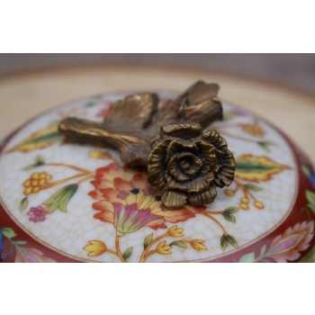 Porcelanowa Szkatuła z Różą - Kwiaty - Puzderko - Okucia z Brązu