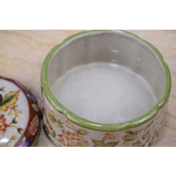 Porcelanowa Szkatuła z Różą - Kwiaty - Puzderko - Okucia z Brązu