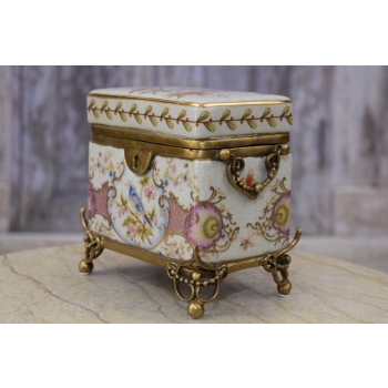 Szkatuła Porcelanowa Okuta Brązem - Kuferek Puzderko - Kwiaty Ptak