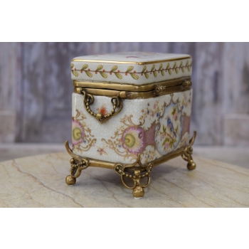 Szkatuła Porcelanowa Okuta Brązem - Kuferek Puzderko - Kwiaty Ptak