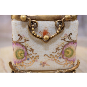 Szkatuła Porcelanowa Okuta Brązem - Kuferek Puzderko - Kwiaty Ptak