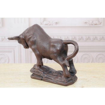 Byk z Żeliwa - Groźny Byk - Figura z Żeliwa - Dekoracja