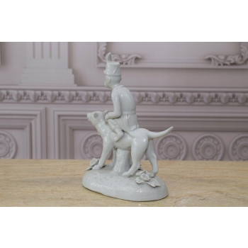 Małpa Na Psie - Biała Porcelana - Figura z Porcelany - Dekoracja Miśnia