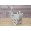 Aniołki W Rydwanie - Anioł Rydwan - Figura Biała Porcelana Dekoracja Miśnia