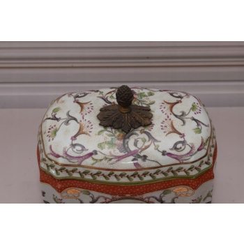 Szkatuła Bomboniera - Porcelana + Brąz - Wieś