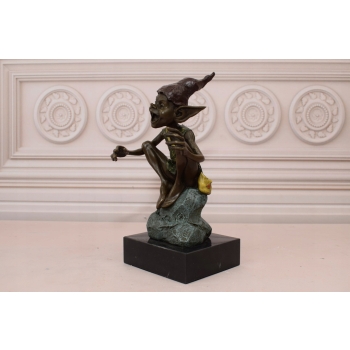ŚMIESZNY GNOM SKRZAT GOBLIN - figura z brązu