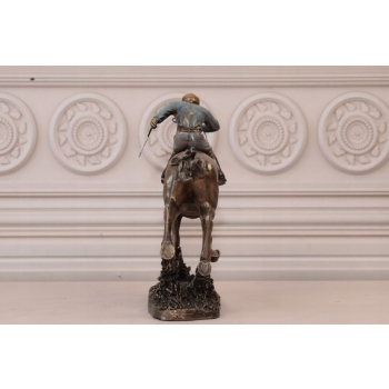 Jeździec na Koniu - Dżokej Koń - Figura Statuetka - Prezent