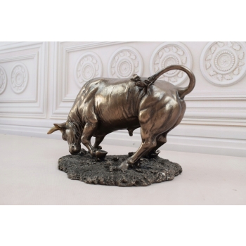 Groźny Byk - Figura Figurka Prezent - Statuetka Hossa Giełda Kryptowaluty