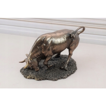 Groźny Byk - Figura Figurka Prezent - Statuetka Hossa Giełda Kryptowaluty