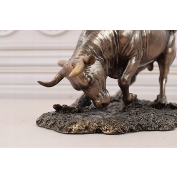 Groźny Byk - Figura Figurka Prezent - Statuetka Hossa Giełda Kryptowaluty