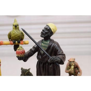 Treser Arab z Papugami - Figura z Brązu - Kolekcja Vienna