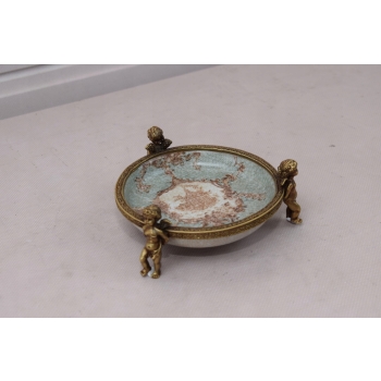 Porcelanowa Patera Okuta Brązem - Trzy Amorki Anioły Secesja