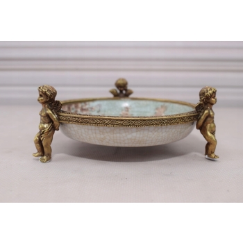 Porcelanowa Patera Okuta Brązem - Trzy Amorki Anioły Secesja