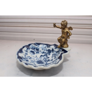 Porcelanowa Mini Patera - Mydelniczka - Porcelana + Figura z Brązu Amor