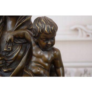 Matka Boska Maryja z Dzieciątkiem Jezus - Figura Rzeźba z Brązu Mitologia