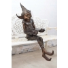 Siedzący Śmieszny Skrzat - Gnom Troll - Figura Rzeźba z Brązu Ogród Ozdoba