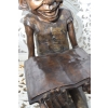 Siedzący Śmieszny Skrzat - Gnom Troll - Figura Rzeźba z Brązu Ogród Ozdoba