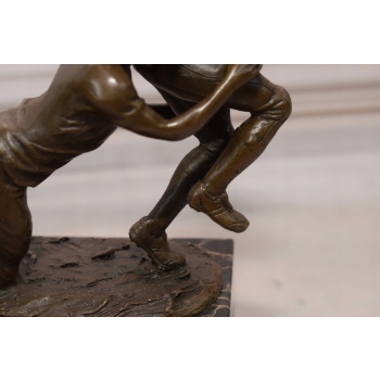 Dwóch Graczy Rugby - Piłkarze - Figura z Brązu - Prezent Sport
