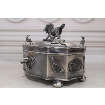Srebrna Myśliwska Cukiernica - Pies z Kaczka - Carska Rosja 84 Srebro