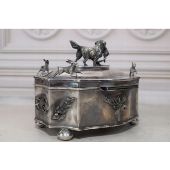 Srebrna Myśliwska Cukiernica - Pies z Kaczka - Carska Rosja 84 Srebro