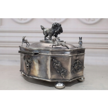 Srebrna Myśliwska Cukiernica - Pies z Kaczka - Carska Rosja 84 Srebro