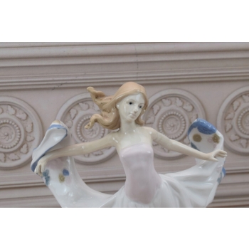 Porcelanowa Tancerka - Biała Suknia - Figura Porcelana - Prezent