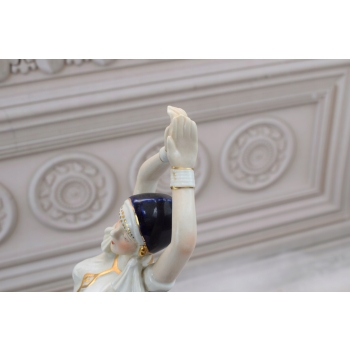 Porcelanowa Młoda Tancerka - Granatowa Suknia - Figura Porcelana - Prezent
