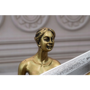 Nóż myśliwski na Stojaku - Stojak Kobieta Kordzik - Nóż ozdobny - Dekoracja