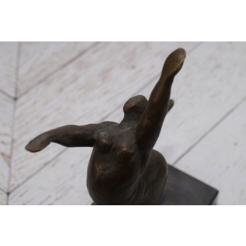 Łgarska Akrobatka Gruba Kobieta - Figura z brązu
