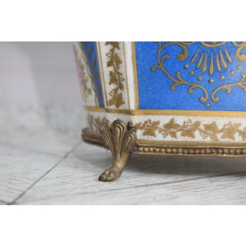 Porcelanowy Wazon - Waza - Niebieska - Kolorowe Kwiaty - sygn - Brąz