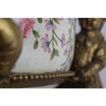 Porcelanowa Szkatuła - Waza - Porcelana + Brąz - Trzech Arystokratów Ozdoba