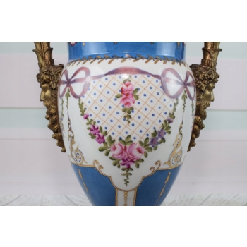 Porcelanowy Wazon - Waza Amfora - Porcelana + Brąz - Wstążki Kwiaty Ozdoba