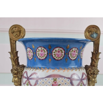 Porcelanowy Wazon - Waza Amfora - Porcelana + Brąz - Wstążki Kwiaty Ozdoba