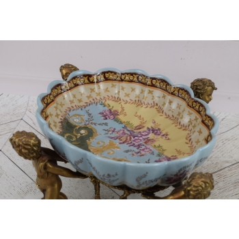 Cztery Amory Trzymające Patere - Patera Porcelana + Figury z Brązu