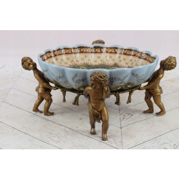 Cztery Amory Trzymające Patere - Patera Porcelana + Figury z Brązu