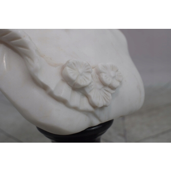 Marmurowa Figura - Popiersie Kobiety z Kwiatami - Figura Rzeźba Marmur