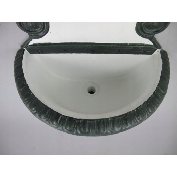 Fontanna Wlewka Wylewka - Biało Zielona - Kran Dom Ogród Elewacja