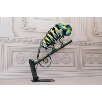 Nowoczesny Kameleon - Metalowa Figura Naum Gabo - Sztuka Współczesna