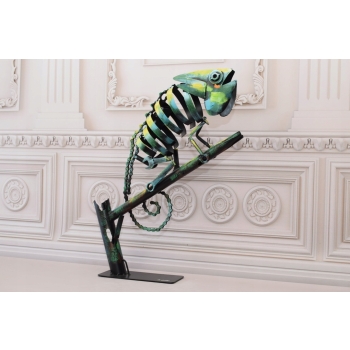 Nowoczesny Kameleon - Metalowa Figura Naum Gabo - Sztuka Współczesna