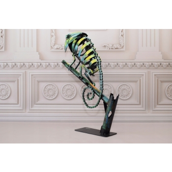 Nowoczesny Kameleon - Metalowa Figura Naum Gabo - Sztuka Współczesna