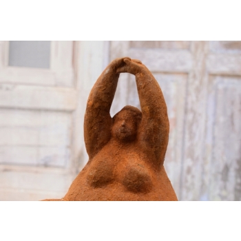 Żeliwna stara figura siedząca łgarska kobieta akt YOGA figurka
