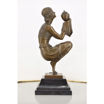 Kleopatra z Jajem - Jajo Kleopatry - Figura Rzeźba z Brązu - Oblivine