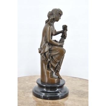 Kobieta z Winogronem - Winogrono - Figura Rzeźba z Brązu - Dekoracja Ozdoba
